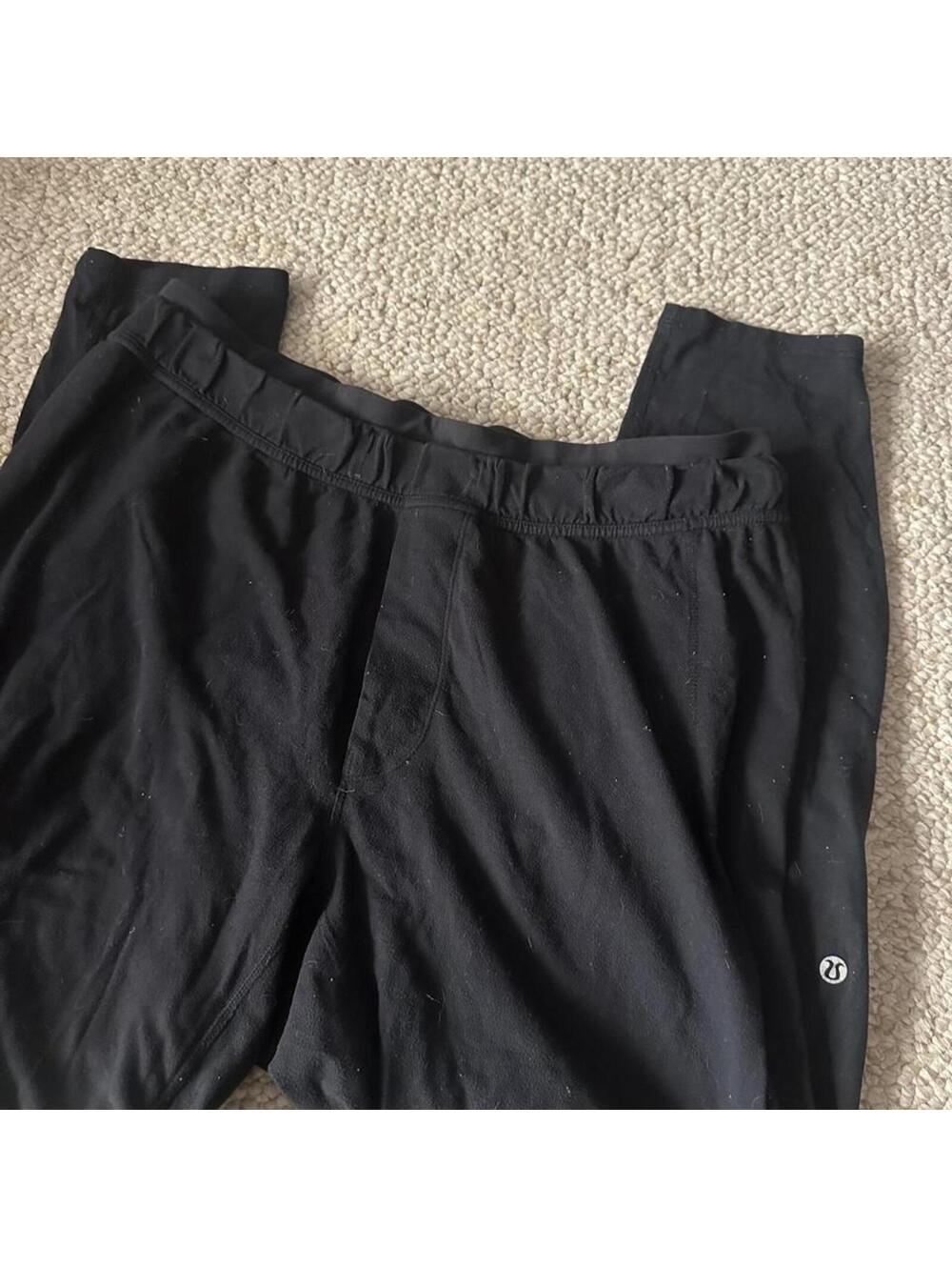 Black Men’s Lululemon straight leg joggers